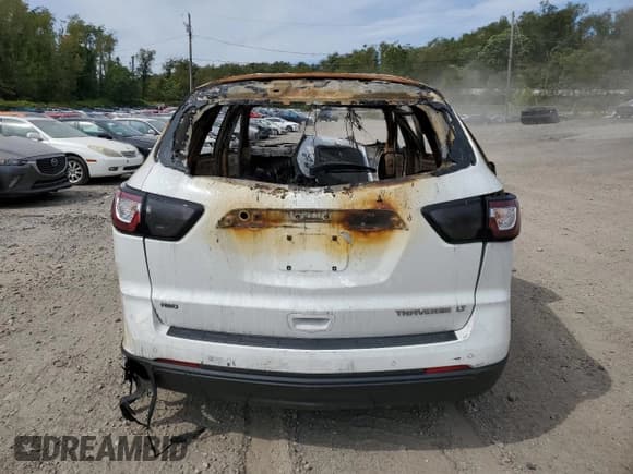 ✅ 2016 Chevrolet Traverse LT • VIN: 1GNKVHKD3GJ181017 • Lot: 71802834. Wystawiony na Copart z przebiegiem Nie podano. Bezpłatny archiwum sprzedaży aukcyjnych z USA i szczegółowy raport historii pojazdu na DreamBid. Zdjęcie 6.