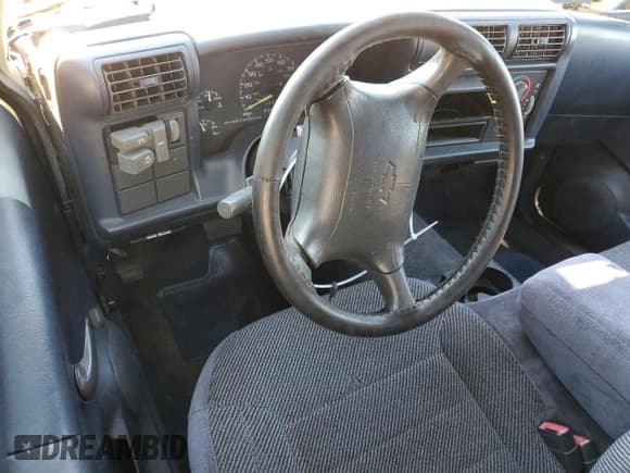 ✅ 1996 Chevrolet S-10 • VIN: 1GCCS14XXTK185865 • Лот: 78600074. Опубликован ранее на Copart с пробегом 130 772 миль. Бесплатный доступ к архиву аукционных продаж из США и подробный отчёт об истории автомобиля на DreamBid. Изображение 8.