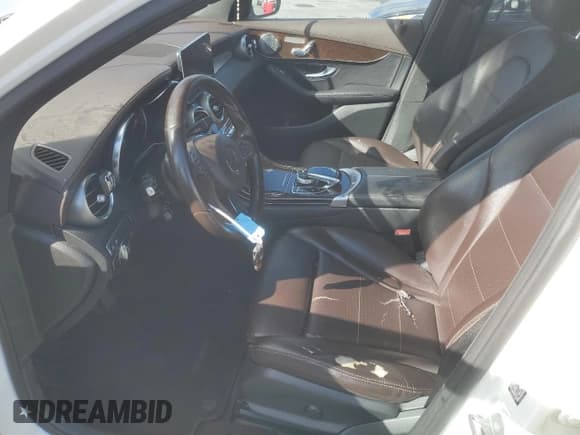✅ 2018 Mercedes-Benz GLC 300 • VIN: WDC0G4KBXJV039713 • Lot: 90313965. Listed on Copart with 172,497 mi. Free auction sales archive from the USA and detailed vehicle history report at DreamBid. Image 7.