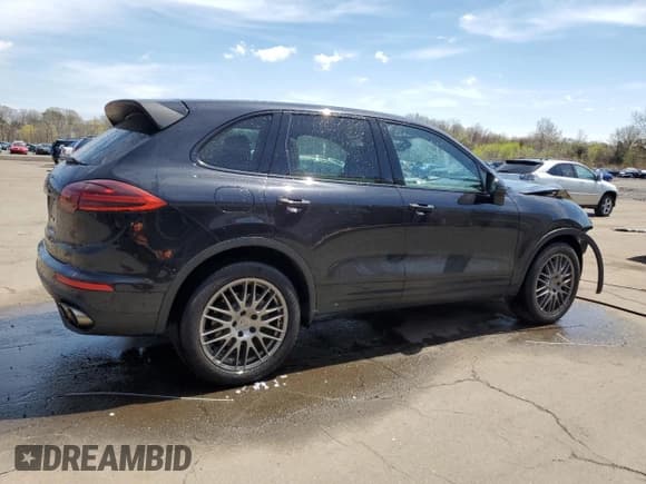 ✅ 2016 Porsche Cayenne S • VIN: WP1AB2A27GLA96601 • Лот: 54264875. Опубликован ранее на Copart с пробегом 105 921 миль. Бесплатный доступ к архиву аукционных продаж из США и подробный отчёт об истории автомобиля на DreamBid. Изображение 3.