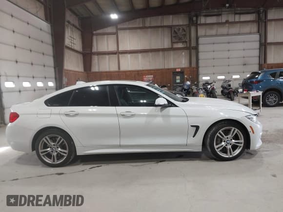 ✅ 2017 BMW 4 Series 430i xDrive • VIN: WBA4F9C54HG792455 • Lot: 43546133. Listed on IAAI with 81,800 mi. Free auction sales archive from the USA and detailed vehicle history report at DreamBid. Image 13.