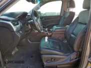 ✅ 2020 Chevrolet Tahoe LT • VIN: 1GNSCBKC5LR111024 • Lot: 84025885. Wystawiony na Copart z przebiegiem 68 696 mil. Bezpłatny archiwum sprzedaży aukcyjnych z USA i szczegółowy raport historii pojazdu na DreamBid. Zdjęcie 7.