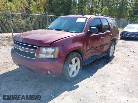 ✅ 2008 Chevrolet Tahoe 2LT • VIN: 1GNFC13058J195786 • Lot: 43532548. Wystawiony na IAAI z przebiegiem 281 795 mil. Bezpłatny archiwum sprzedaży aukcyjnych z USA i szczegółowy raport historii pojazdu na DreamBid. Zdjęcie 2.