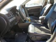 ✅ 2008 Ford Fusion SE • VIN: 3FAHP07Z68R129087 • Lot: 92733135. Wystawiony na Copart z przebiegiem 136 275 mil. Bezpłatny archiwum sprzedaży aukcyjnych z USA i szczegółowy raport historii pojazdu na DreamBid. Zdjęcie 7.