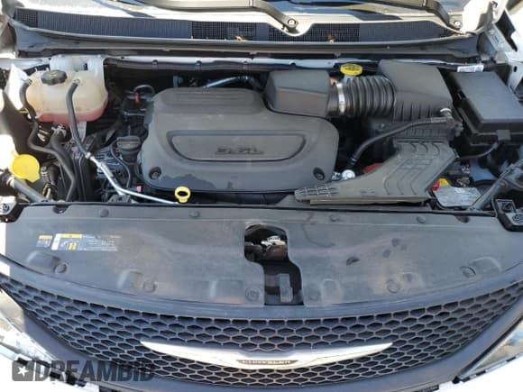 ✅ 2023 Chrysler Voyager LX • VIN: 2C4RC1CG2PR596015 • Lot: 70229155. Wystawiony na Copart z przebiegiem 54 570 mil. Bezpłatny archiwum sprzedaży aukcyjnych z USA i szczegółowy raport historii pojazdu na DreamBid. Zdjęcie 12.