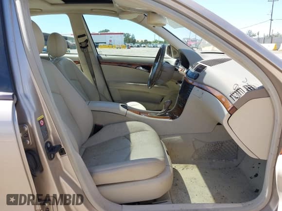 ✅ 2003 Mercedes-Benz E 320 • VIN: WDBUF65JX3A216147 • Лот: 43063635. Опубликован ранее на IAAI с пробегом 222 283 миль. Бесплатный доступ к архиву аукционных продаж из США и подробный отчёт об истории автомобиля на DreamBid. Изображение 5.