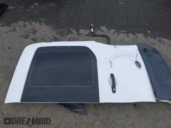 ✅ 2018 Ford Transit Passenger XL • VIN: 1FBZX2CM8JKA56842 • Lot: 43768652. Wystawiony na IAAI z przebiegiem 109 220 mil. Bezpłatny archiwum sprzedaży aukcyjnych z USA i szczegółowy raport historii pojazdu na DreamBid. Zdjęcie 12.