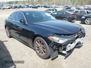 ✅ 2018 Alfa Romeo Giulia • VIN: ZARFAEBN7J7580536 • Лот: 41883289. Опубликован ранее на IAAI с пробегом 87 776 миль. Бесплатный доступ к архиву аукционных продаж из США и подробный отчёт об истории автомобиля на DreamBid. Изображение 1.