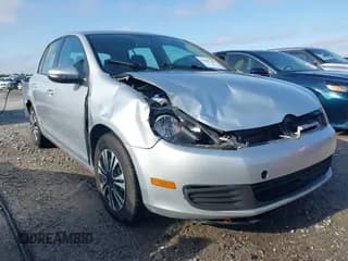 ✅ 2011 Volkswagen Golf • VIN: WVWDA7AJ7BW240211 • Lot: 41807381. Wystawiony na IAAI z przebiegiem 220 246 mil. Bezpłatny archiwum sprzedaży aukcyjnych z USA i szczegółowy raport historii pojazdu na DreamBid. Zdjęcie 1.