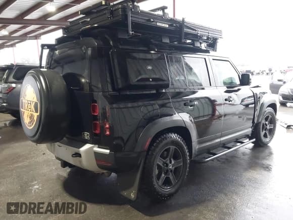 ✅ 2023 Land Rover Defender S • VIN: SALEJ7EX6P2137517 • Lot: 41502561. Wystawiony na IAAI z przebiegiem 13 998 mil. Bezpłatny archiwum sprzedaży aukcyjnych z USA i szczegółowy raport historii pojazdu na DreamBid. Zdjęcie 4.