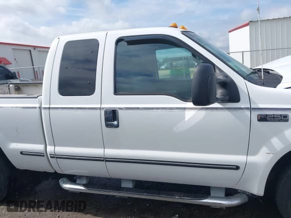 ✅ 1999 Ford F-250 XL • VIN: 1FTNX20F0XEB45991 • Lot: 42733999. Listed on IAAI with 309,363 mi. Free auction sales archive from the USA and detailed vehicle history report at DreamBid. Image 13.