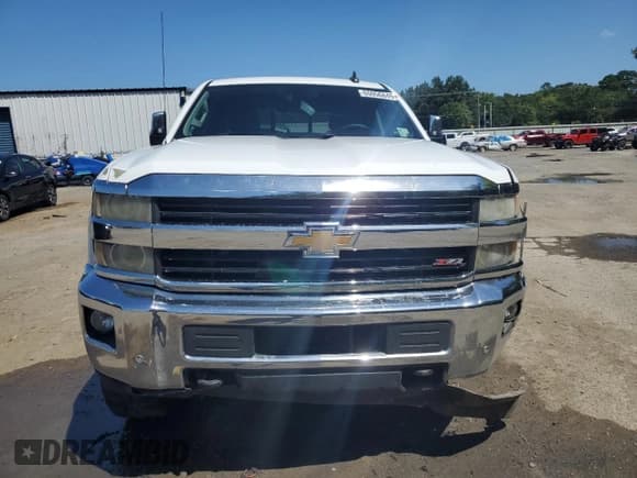 ✅ 2015 Chevrolet Silverado 2500HD LTZ • VIN: 1GC1KWE89FF665985 • Lot: 65956845. Wystawiony na Copart z przebiegiem 261 917 mil. Bezpłatny archiwum sprzedaży aukcyjnych z USA i szczegółowy raport historii pojazdu na DreamBid. Zdjęcie 5.