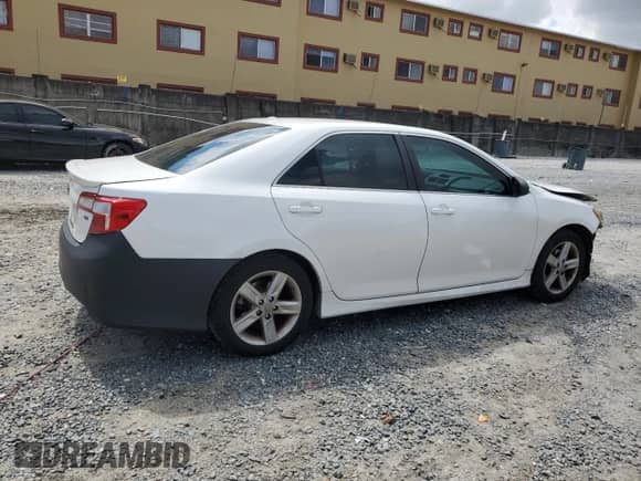 2013 Toyota Camry L with VIN 4T1BF1FK4DU279176, listed as a Copart auction lot 83811205 with 174,588 mi miles and Salvage title. Bid and sale history available at DreamBid. Image 3.