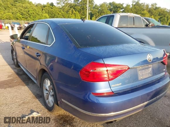 ✅ 2016 Volkswagen Passat S • VIN: 1VWAS7A3XGC046778 • Лот: 42431146. Опубликован ранее на IAAI с пробегом 136 178 миль. Бесплатный доступ к архиву аукционных продаж из США и подробный отчёт об истории автомобиля на DreamBid. Изображение 3.