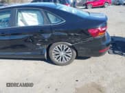 ✅ 2019 Volkswagen Jetta S • VIN: 3VWCB7BU2KM256766 • Lot: 43664754. Wystawiony na IAAI z przebiegiem 132 938 mil. Bezpłatny archiwum sprzedaży aukcyjnych z USA i szczegółowy raport historii pojazdu na DreamBid. Zdjęcie 6.