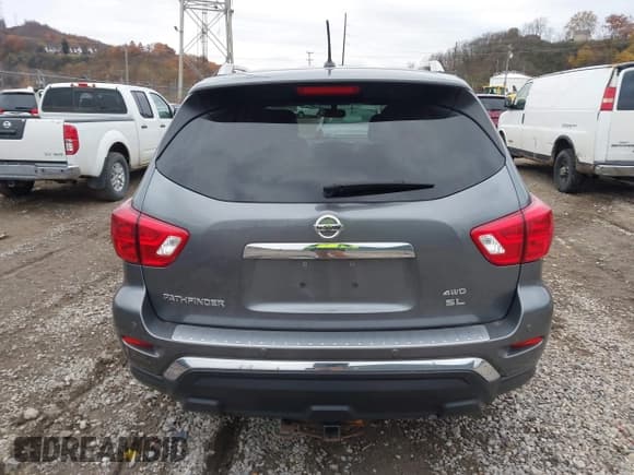 ✅ 2018 Nissan Pathfinder Platinum • VIN: 5N1DR2MM8JC613477 • Лот: 43675146. Опубликован ранее на IAAI с пробегом 114 220 миль. Бесплатный доступ к архиву аукционных продаж из США и подробный отчёт об истории автомобиля на DreamBid. Изображение 17.