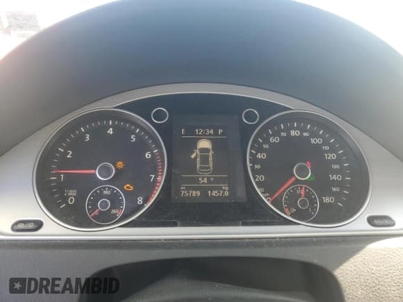 ✅ 2013 Volkswagen CC R-Line • VIN: WVWBP7AN5DE567840 • Lot: 89465245. Wystawiony na Copart z przebiegiem 75 789 mil. Bezpłatny archiwum sprzedaży aukcyjnych z USA i szczegółowy raport historii pojazdu na DreamBid. Zdjęcie 9.