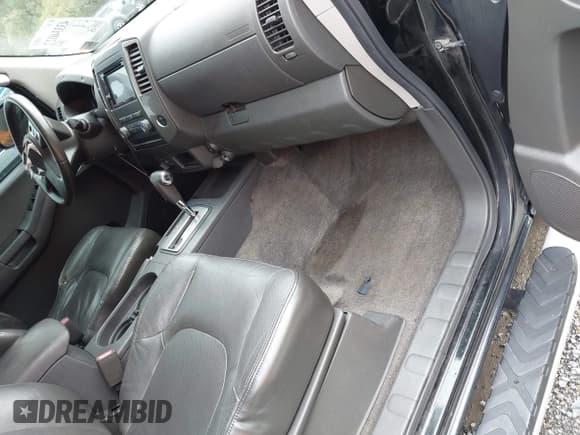 ✅ 2010 Nissan Xterra Off Road • VIN: 5N1AN0NW4AC516845 • Lot: 43334027. Wystawiony na IAAI z przebiegiem 188 868 mil. Bezpłatny archiwum sprzedaży aukcyjnych z USA i szczegółowy raport historii pojazdu na DreamBid. Zdjęcie 5.