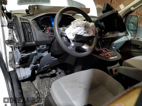 ✅ 2018 Ford Transit • VIN: 1FDYR2CM0JKA75589 • Lot: 48477245. Wystawiony na Copart z przebiegiem 65 267 mil. Bezpłatny archiwum sprzedaży aukcyjnych z USA i szczegółowy raport historii pojazdu na DreamBid. Zdjęcie 8.