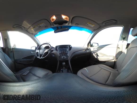 2017 Hyundai Santa Fe 2.0T z VIN 5XYZUDLA8HG502333, wystawiony jako IAAI lot #41246195 z przebiegiem 62 772 mil mil oraz . Historia ofert i sprzedaży dostępna na DreamBid. Obrazek 18.