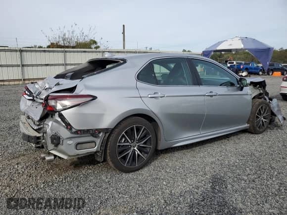 2022 Toyota Camry SE с VIN 4T1T11BK6NU060794, выставлен на аукционе Copart как лот 84729115 с пробегом 39 327 миль миль и Списание • Salvage title. История ставок и продаж доступна на DreamBid. Изображение 3.