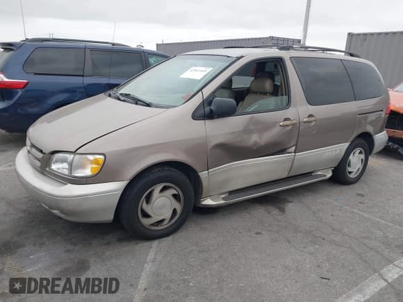 ✅ 1998 Toyota Sienna LE • VIN: 4T3ZF13C4WU047568 • Лот: 42062449. Опубликован ранее на IAAI с пробегом 130 019 миль. Бесплатный доступ к архиву аукционных продаж из США и подробный отчёт об истории автомобиля на DreamBid. Изображение 2.