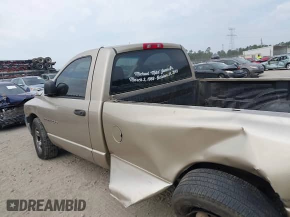 2005 Dodge 1500 SLT z VIN 1D7HA16D15J544255, wystawiony jako IAAI lot #42102314 z przebiegiem 221 854 mil mil oraz . Historia ofert i sprzedaży dostępna na DreamBid. Obrazek 14.