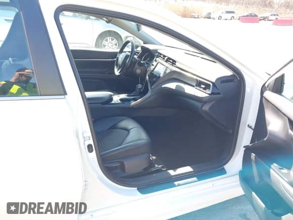 2020 Toyota Camry SE with VIN 4T1G11BK2LU008707, listed as a IAAI auction lot 41755412 with 56,959 mi miles and . Bid and sale history available at DreamBid. Image 5.