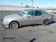 ✅ 2000 Mercedes-Benz C 230/260/280/320 • VIN: WDBHA29G8YA848997 • Lot: 41382632. Wystawiony na IAAI z przebiegiem Nie podano. Bezpłatny archiwum sprzedaży aukcyjnych z USA i szczegółowy raport historii pojazdu na DreamBid. Zdjęcie 6.