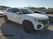 ✅ 2024 Volkswagen Atlas SE • VIN: 1V2WE2CA3RC253500 • Лот: 70258105. Опубликован ранее на Copart с пробегом 5 392 миль. Бесплатный доступ к архиву аукционных продаж из США и подробный отчёт об истории автомобиля на DreamBid. Изображение 4.