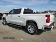 ✅ 2021 Chevrolet Silverado 1500 Custom • VIN: 3GCPWBEK0MG131739 • Lot: 76139834. Wystawiony na Copart z przebiegiem 52 588 mil. Bezpłatny archiwum sprzedaży aukcyjnych z USA i szczegółowy raport historii pojazdu na DreamBid. Zdjęcie 2.