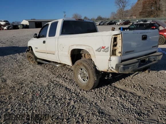 ✅ 2003 Chevrolet Silverado 2500HD LS • VIN: 1GCHK29U23E350574 • Lot: 83432514. Wystawiony na Copart z przebiegiem Nie podano. Bezpłatny archiwum sprzedaży aukcyjnych z USA i szczegółowy raport historii pojazdu na DreamBid. Zdjęcie 2.