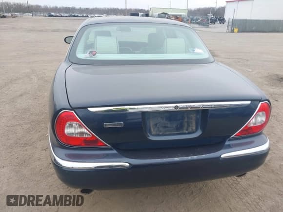 ✅ 2007 Jaguar XJ Vanden Plas • VIN: SAJWA82BX7SH11650 • Лот: 41243103. Опубликован ранее на IAAI с пробегом Не указан. Бесплатный доступ к архиву аукционных продаж из США и подробный отчёт об истории автомобиля на DreamBid. Изображение 6.