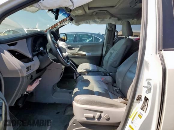 ✅ 2017 Toyota Sienna XLE Auto Access Seat • VIN: 5TDYZ3DC9HS776022 • Lot: 71960305. Listed on Copart with 183,207 mi. Free auction sales archive from the USA and detailed vehicle history report at DreamBid. Image 7.