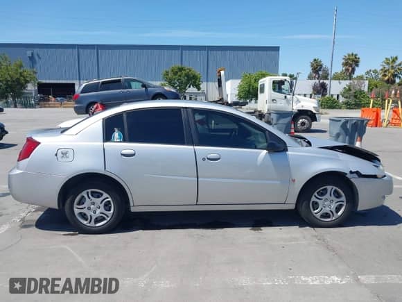 2004 Saturn ION ION 2 z VIN 1G8AJ52F44Z206921, wystawiony jako IAAI lot #42395938 z przebiegiem 129 558 mil mil oraz . Historia ofert i sprzedaży dostępna na DreamBid. Obrazek 13.