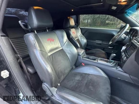 ✅ 2013 Dodge Challenger SXT • VIN: 2C3CDYAGXDH549092 • Lot: 84967784. Wystawiony na Copart z przebiegiem 117 991 mil. Bezpłatny archiwum sprzedaży aukcyjnych z USA i szczegółowy raport historii pojazdu na DreamBid. Zdjęcie 5.