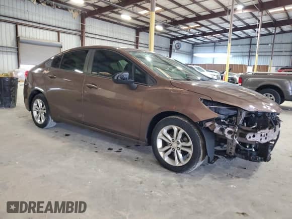 ✅ 2019 Chevrolet Cruze LS • VIN: 1G1BC5SM8K7113047 • Lot: 86178295. Wystawiony na Copart z przebiegiem 112 030 mil. Bezpłatny archiwum sprzedaży aukcyjnych z USA i szczegółowy raport historii pojazdu na DreamBid. Zdjęcie 4.