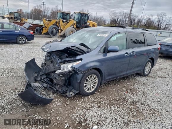 ✅ 2017 Toyota Sienna XLE • VIN: 5TDYZ3DC6HS860394 • Lot: 94223275. Listed on Copart with Not provided. Free auction sales archive from the USA and detailed vehicle history report at DreamBid. Image 1.