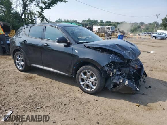 2024 Dodge Hornet R/T z VIN ZACPDFCW9R3A33079, wystawiony jako Copart lot #60761575 z przebiegiem Nie podano mil oraz Nie do naprawy • Non repairable. Historia ofert i sprzedaży dostępna na DreamBid. Obrazek 4.