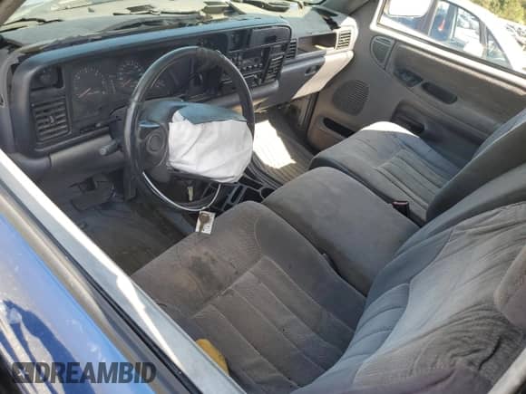 ✅ 1997 Dodge 1500 • VIN: 3B7HC13Y8VG833002 • Лот: 68732575. Размещён на Copart с пробегом 306 221 миль миль. Получите бесплатный доступ к архиву аукционных продаж из США и посмотрите подробный отчёт об истории автомобиля на DreamBid. Изображение 7.