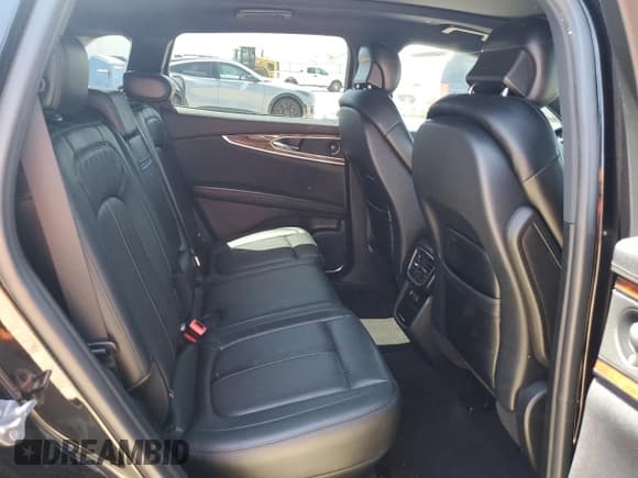 ✅ 2020 Lincoln Nautilus Reserve • VIN: 2LMPJ8KP5LBL28439 • Lot: 65732515. Wystawiony na Copart z przebiegiem 57 742 mil. Bezpłatny archiwum sprzedaży aukcyjnych z USA i szczegółowy raport historii pojazdu na DreamBid. Zdjęcie 11.