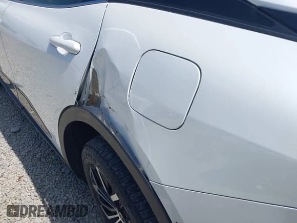 ✅ 2024 Toyota Crown XLE • VIN: JTDAAAAF7R3028433 • Lot: 42533234. Wystawiony na IAAI z przebiegiem 28 651 mil. Bezpłatny archiwum sprzedaży aukcyjnych z USA i szczegółowy raport historii pojazdu na DreamBid. Zdjęcie 17.