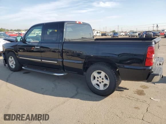 ✅ 2006 Chevrolet Silverado 1500 Work Truck • VIN: 2GCEC19Z461315224 • Лот: 71313414. Опубликован ранее на Copart с пробегом 241 696 миль. Бесплатный доступ к архиву аукционных продаж из США и подробный отчёт об истории автомобиля на DreamBid. Изображение 2.