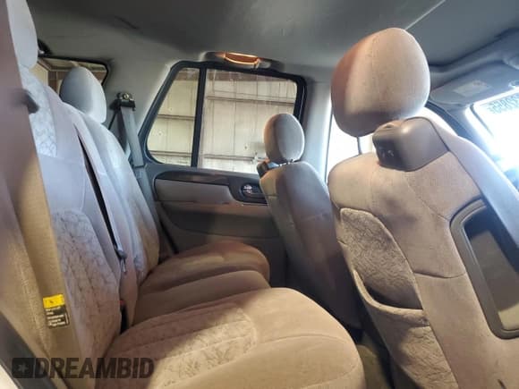 ✅ 2004 GMC Envoy SLE • VIN: 1GKDT13S542346829 • Лот: 87232855. Опубликован ранее на Copart с пробегом 185 761 миль. Бесплатный доступ к архиву аукционных продаж из США и подробный отчёт об истории автомобиля на DreamBid. Изображение 11.