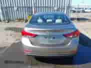 2016 Hyundai Elantra SE z VIN 5NPDH4AE8GH695143, wystawiony jako IAAI lot #43482332 z przebiegiem Nie podano mil oraz . Historia ofert i sprzedaży dostępna na DreamBid. Obrazek 16.