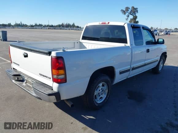 2000 Chevrolet Silverado 1500 z VIN 2GCEC19V0Y1407253, wystawiony jako IAAI lot #43605603 z przebiegiem 212 186 mil mil oraz . Historia ofert i sprzedaży dostępna na DreamBid. Obrazek 4.
