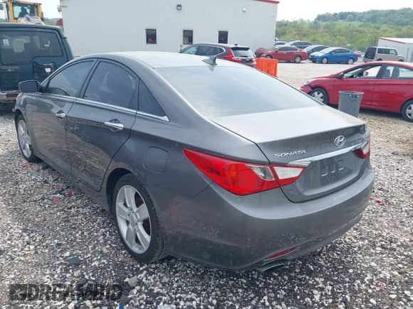 2011 Hyundai Sonata SE с VIN 5NPEC4AB5BH210765, выставлен на аукционе IAAI как лот 42061323 с пробегом 147 900 миль миль и . История ставок и продаж доступна на DreamBid. Изображение 3.