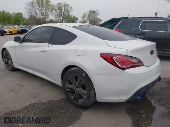 ✅ 2010 Hyundai Genesis Coupe R-Spec • VIN: KMHHT6KD0AU018646 • Lot: 42077089. Wystawiony na IAAI z przebiegiem 162 251 mil. Bezpłatny archiwum sprzedaży aukcyjnych z USA i szczegółowy raport historii pojazdu na DreamBid. Zdjęcie 3.
