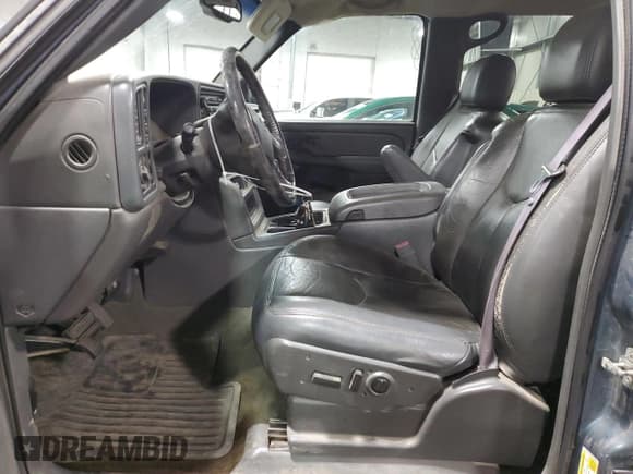 ✅ 2006 Chevrolet Silverado 2500HD LT1 • VIN: 1GCHK23D56F229836 • Lot: 45572375. Wystawiony na Copart z przebiegiem 139 462 mil. Bezpłatny archiwum sprzedaży aukcyjnych z USA i szczegółowy raport historii pojazdu na DreamBid. Zdjęcie 7.