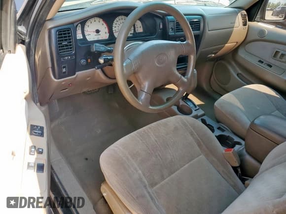 ✅ 2001 Toyota Tacoma PreRunner • VIN: 5TESN92N61Z834783 • Lot: 71374735. Wystawiony na Copart z przebiegiem 259 391 mil. Bezpłatny archiwum sprzedaży aukcyjnych z USA i szczegółowy raport historii pojazdu na DreamBid. Zdjęcie 8.